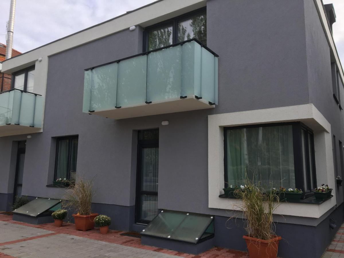 Apartmanhotel Baraton*** 巴拉顿菲赖德 外观 照片