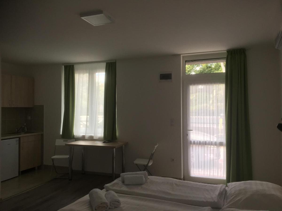 Apartmanhotel Baraton*** 巴拉顿菲赖德 外观 照片